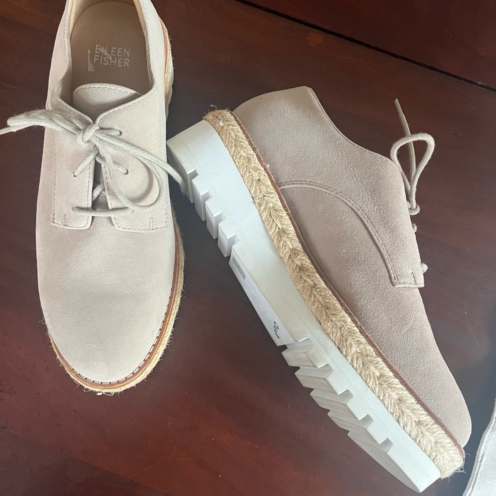 Eileen Fisher Women's Suede Lace-Up Flats in Light Taupe Size 6.5